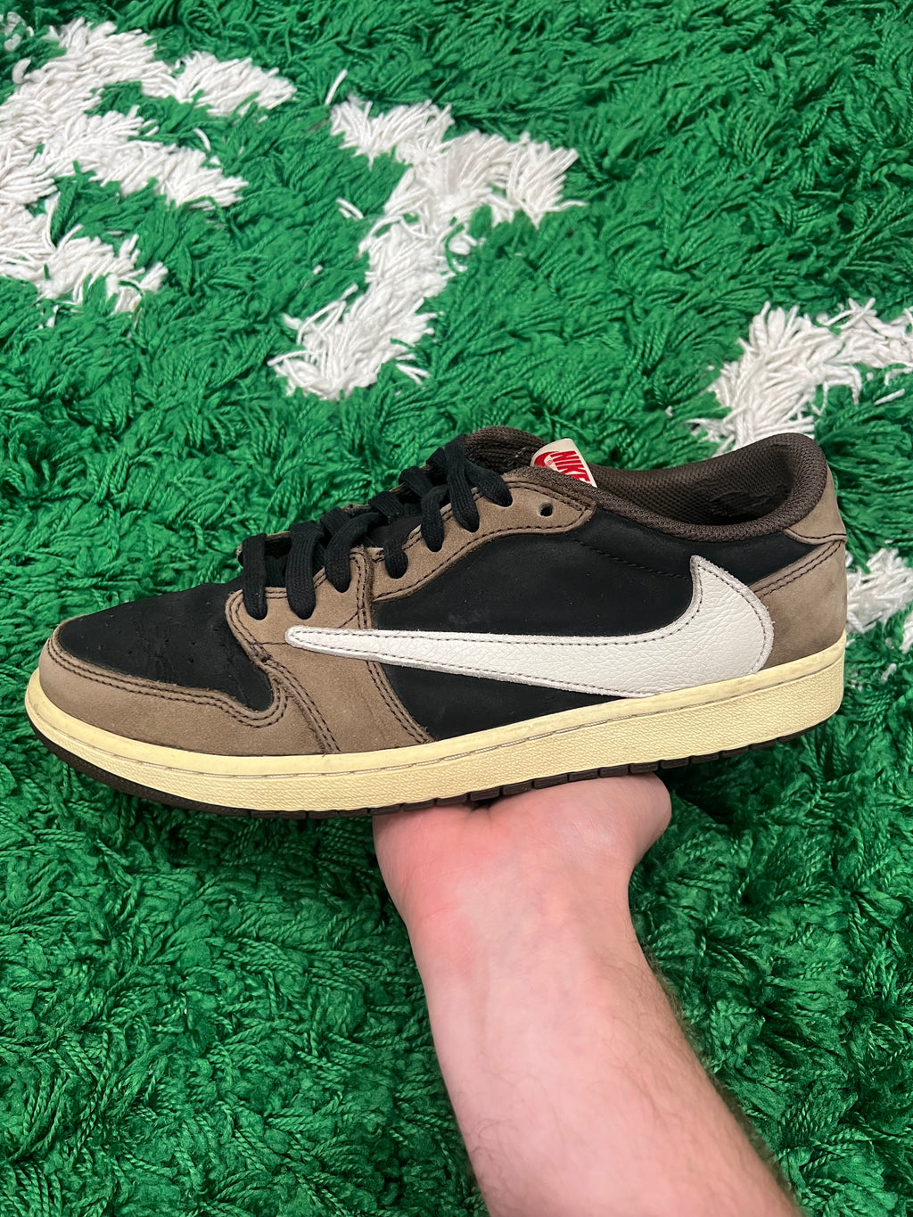 Jordan 1 Low Travis Scott Mocha (Pre-Owned Size 9.5M)