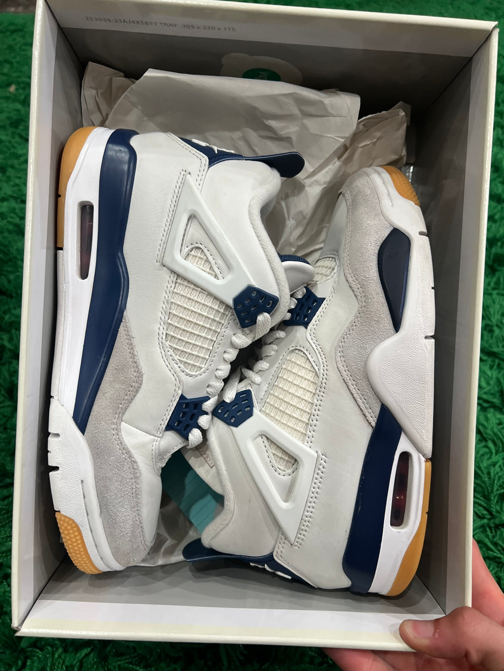 Jordan 4 SB Navy (Preowned 5M)