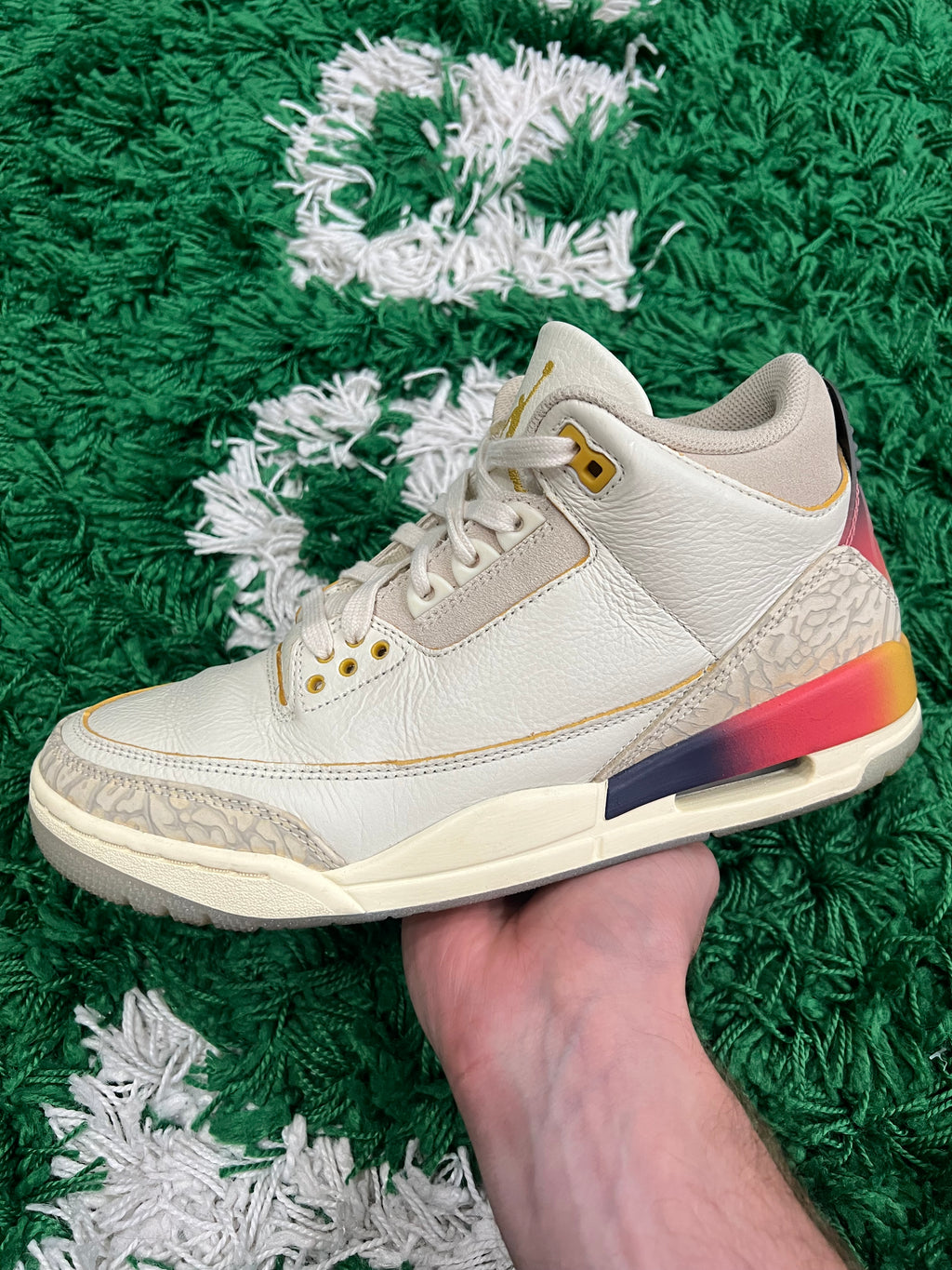 Jordan 3 J Balvin Medellin Sunset (Preowned 8M)