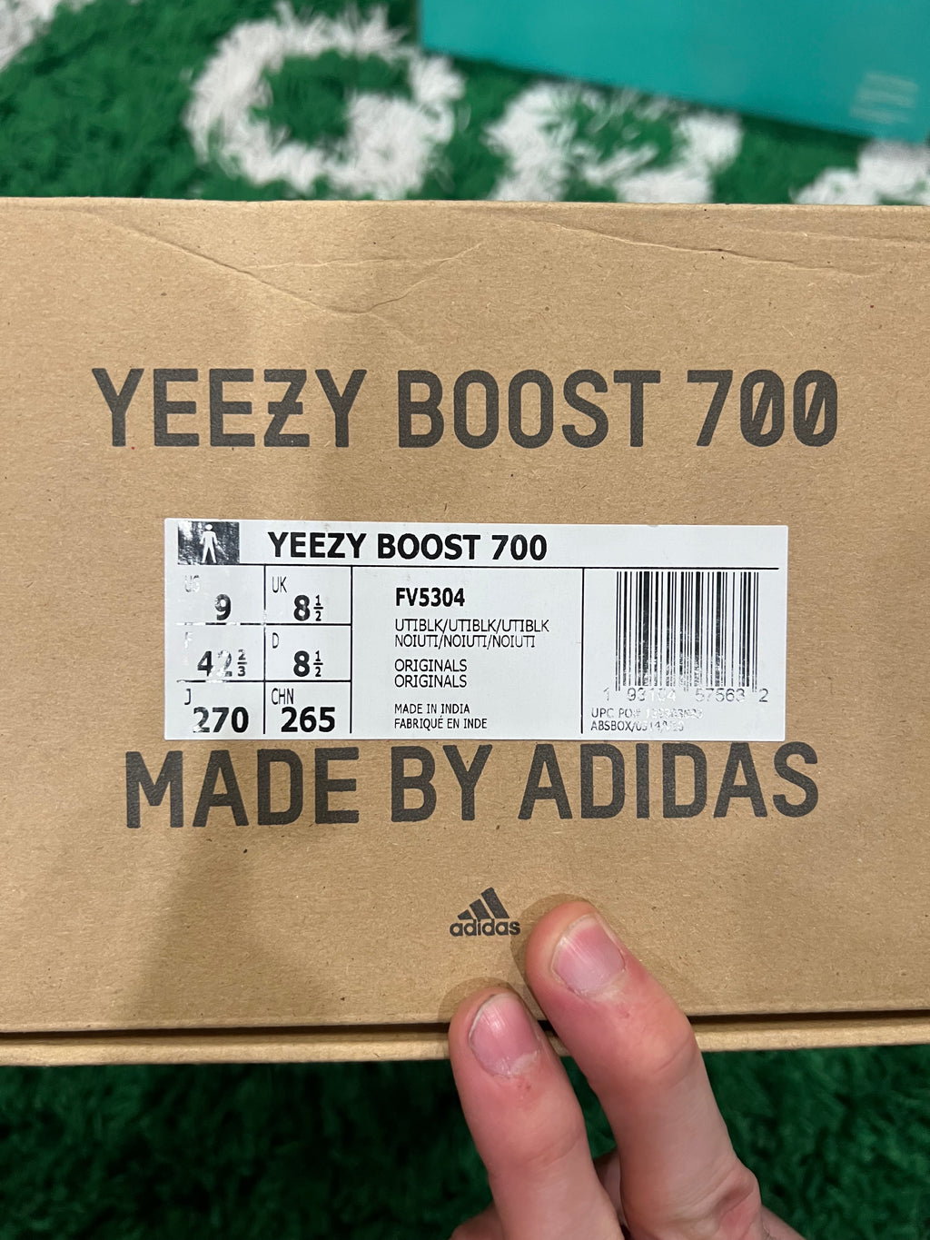 Adidas Yeezy 700 Utility Black (Preowned 9M)