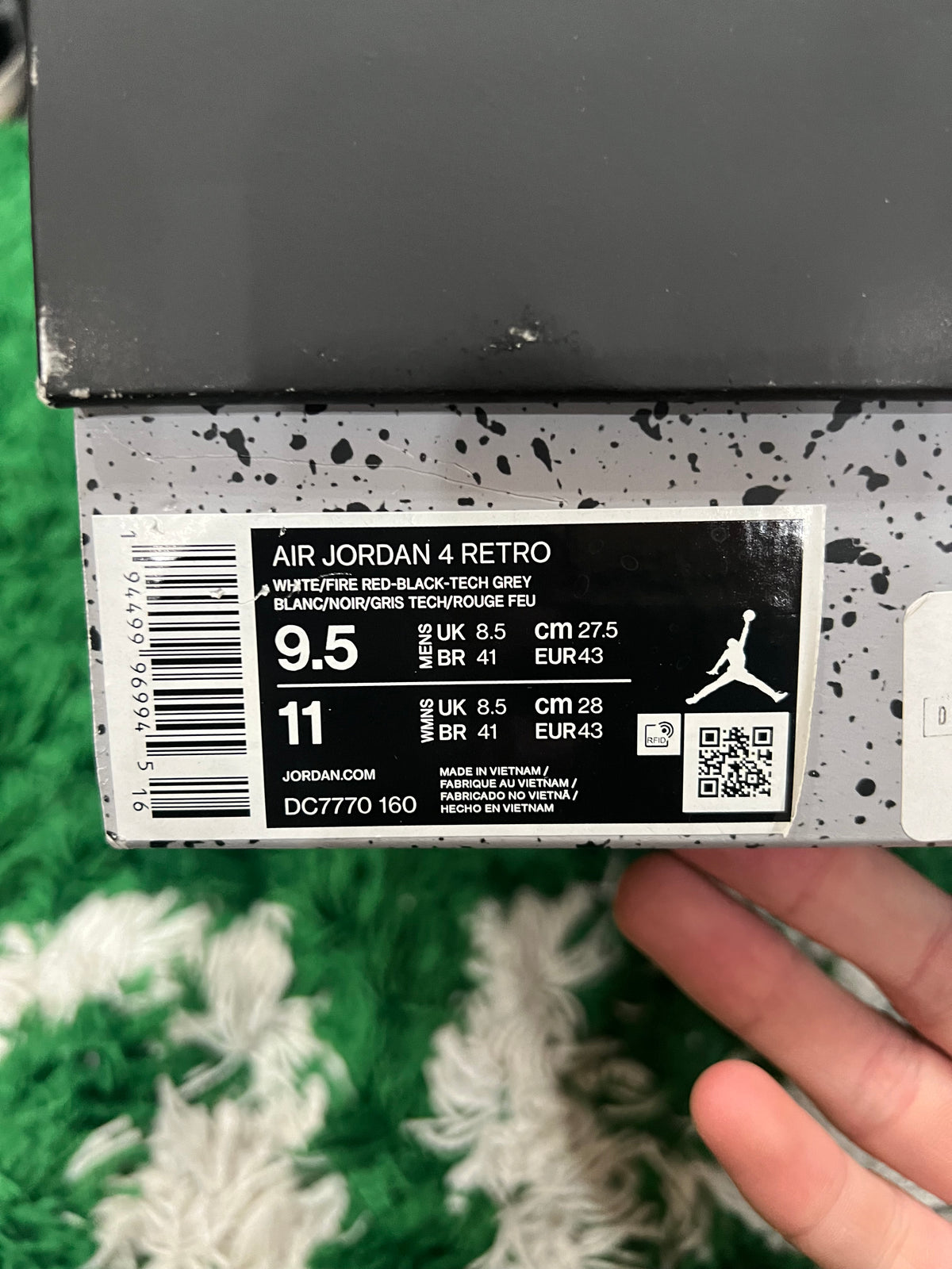 Jordan 4 Fire Red (2020) (Preowned 9.5M)