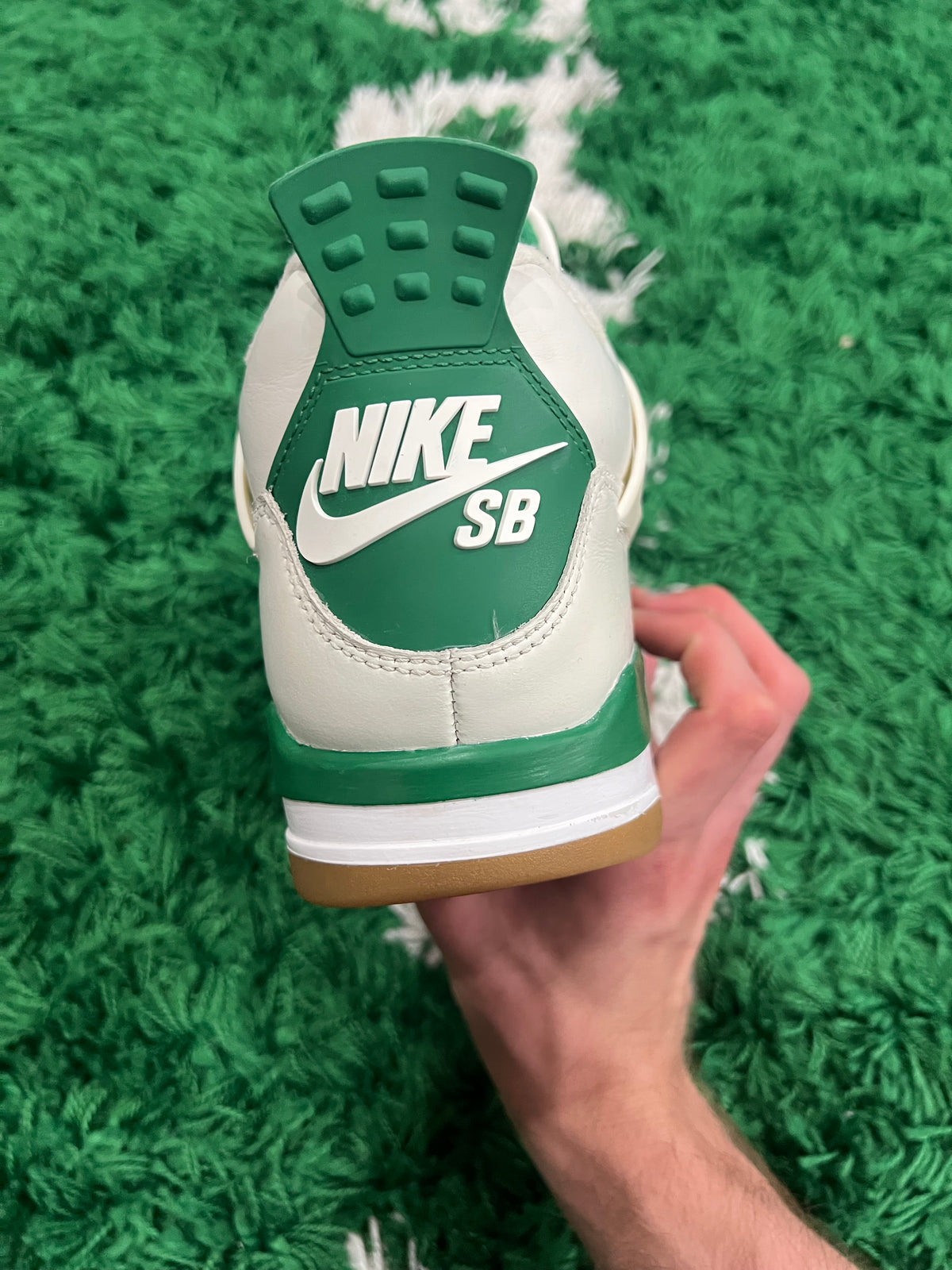 Jordan 4 SB Pine Green (Preowned 8.5M)