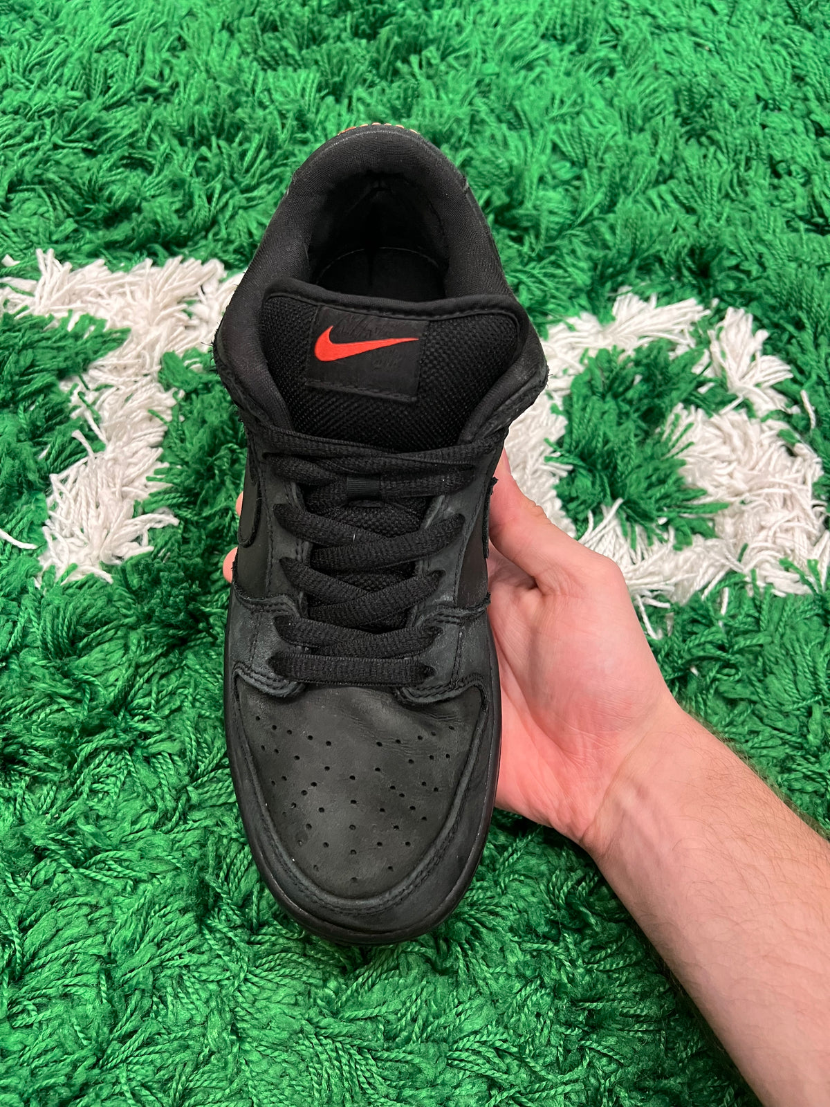 Nike SB Dunk Low Black Pigeon (Preowned 8M)