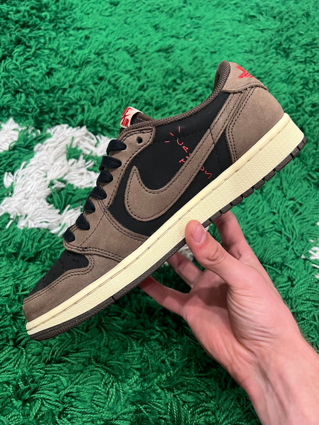 Jordan 1 Low Travis Scott Mocha (Pre-Owned Size 8M)