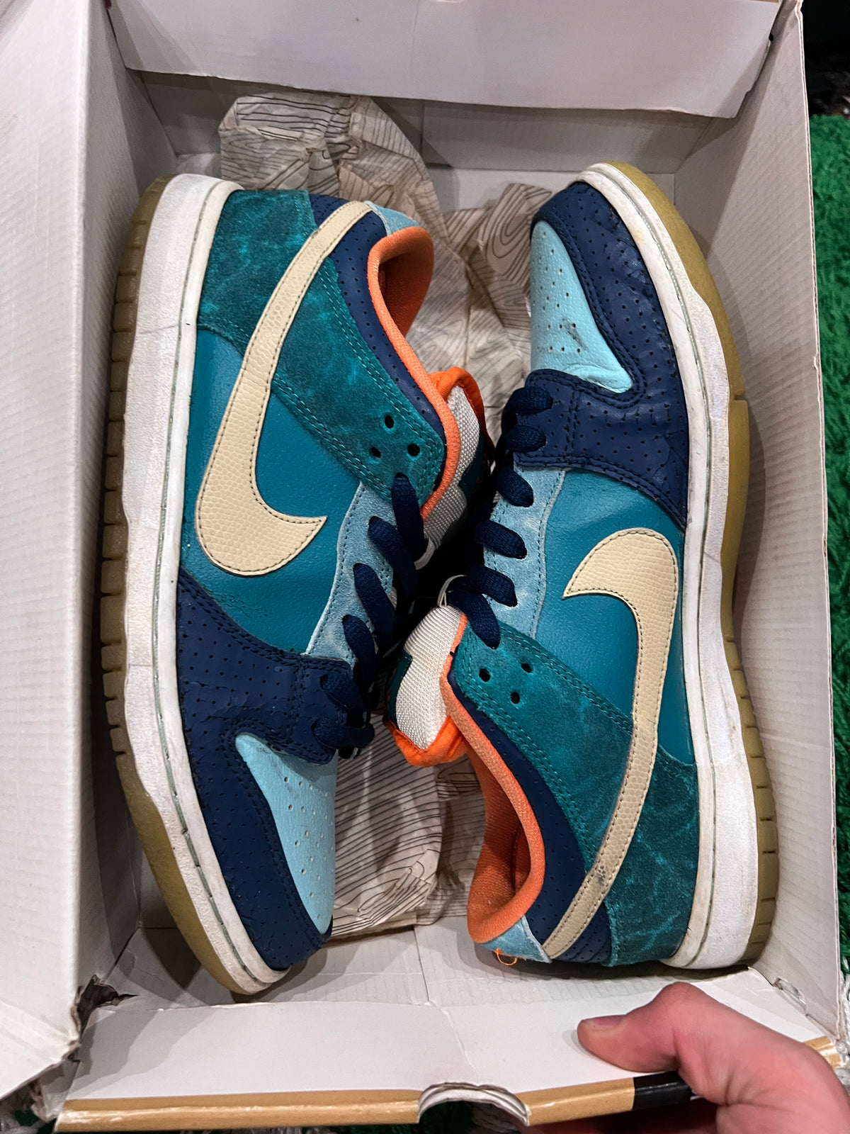 Nike SB Dunk Low MIA Skate Shop (Pre-Owned 9.5M)