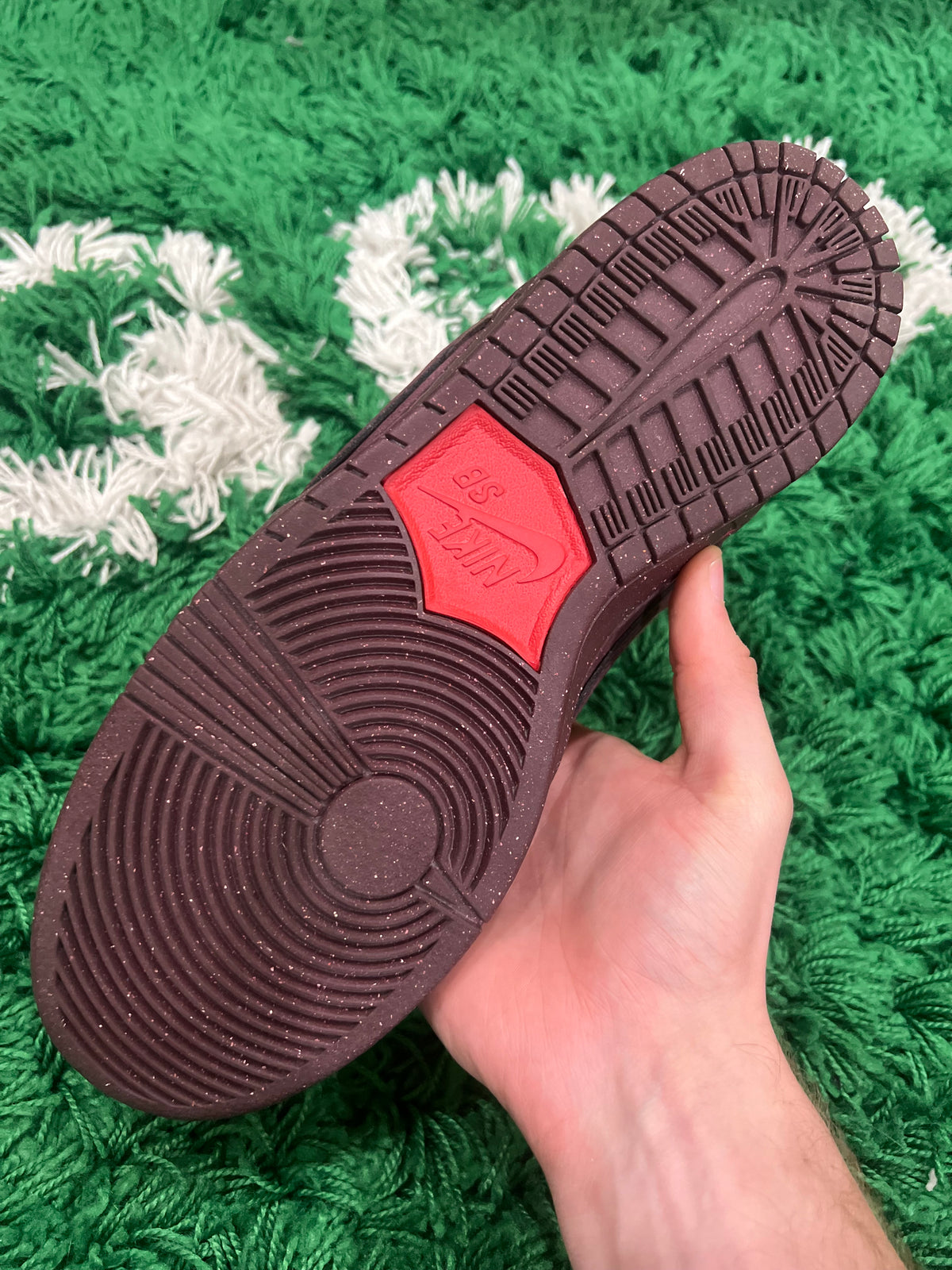 Nike SB Dunk Low City of Love Burgundy Crush (Preowned 11M)
