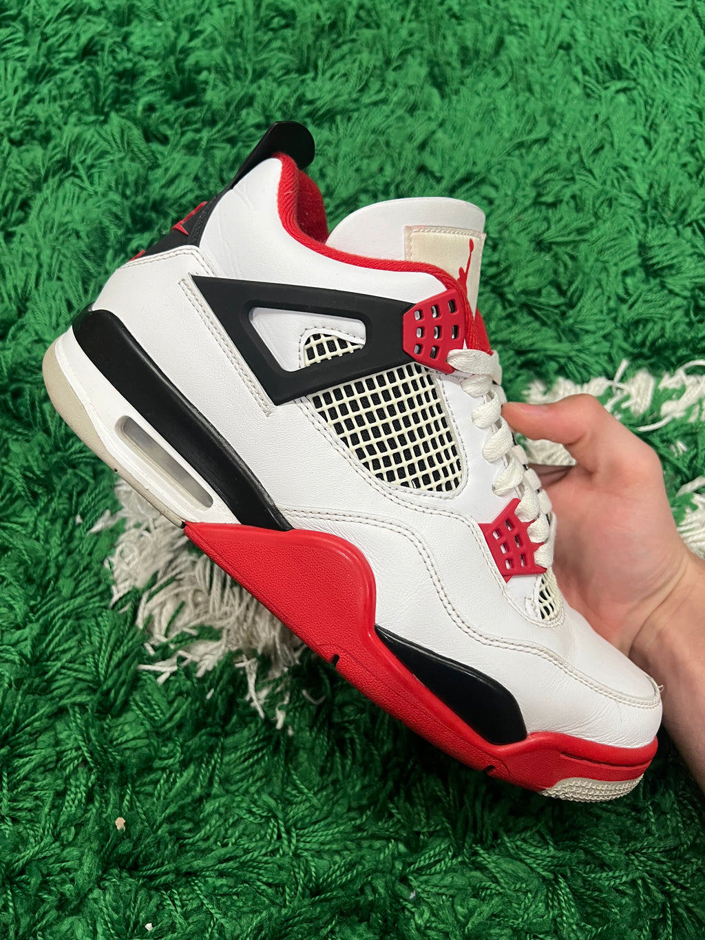 Jordan 4 Fire Red (2020) (Preowned 9.5M)