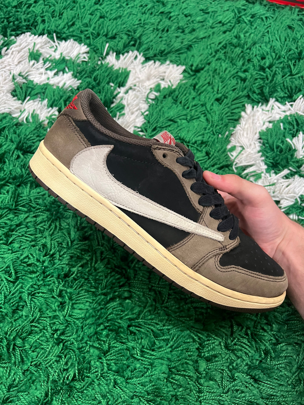 Jordan 1 Low Travis Scott Mocha (Pre-Owned Size 9.5M)