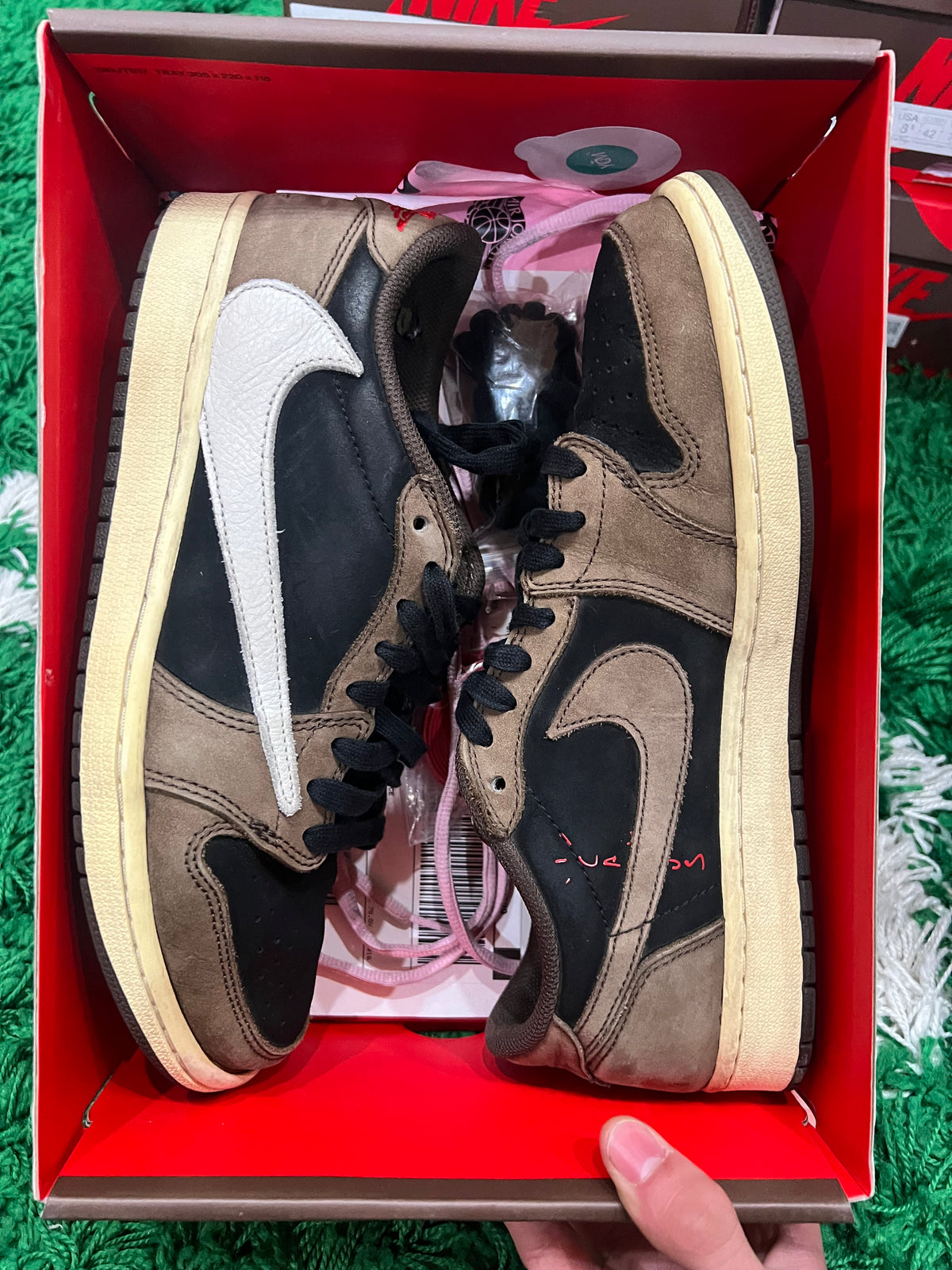 Jordan 1 Low Travis Scott Mocha (Pre-Owned Size 9.5M)