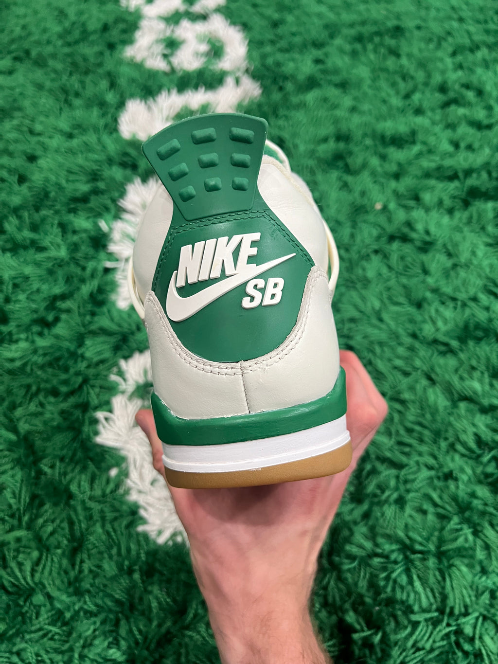 Jordan 4 SB Pine Green (Preowned 8.5M)