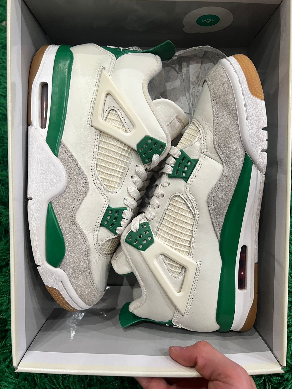 Jordan 4 SB Pine Green (Preowned 8.5M)