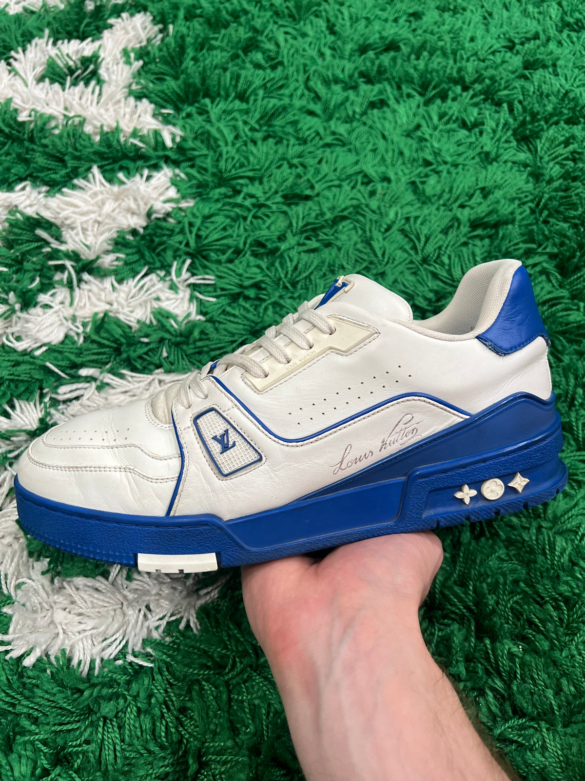 Louis Vuitton Trainer White Blue Signature (Preowned 9M)