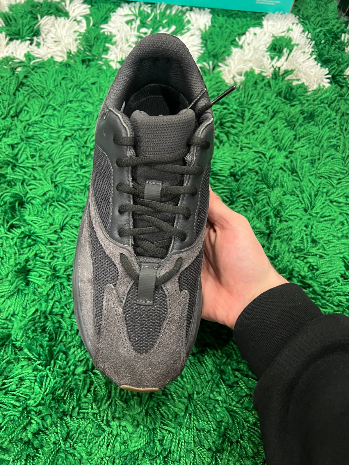 Adidas Yeezy 700 Utility Black (Preowned 9M)