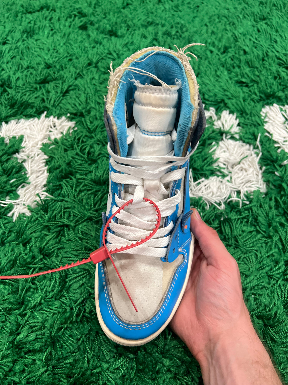 Jordan 1 High Off-White University Blue (Preowned 6M)