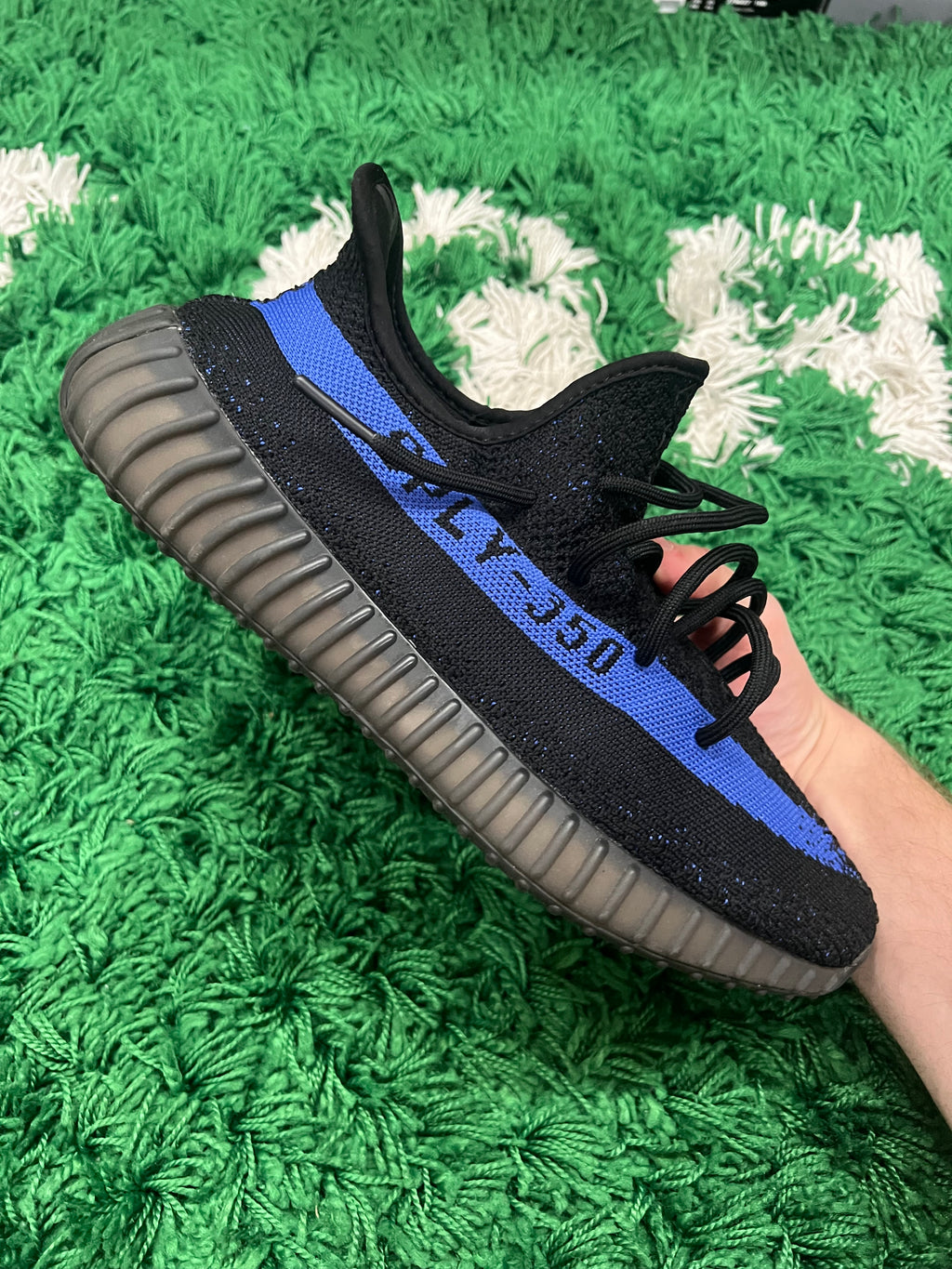 adidas Yeezy 350 V2 Dazzling Blue (Pre-Owned 10.5M)