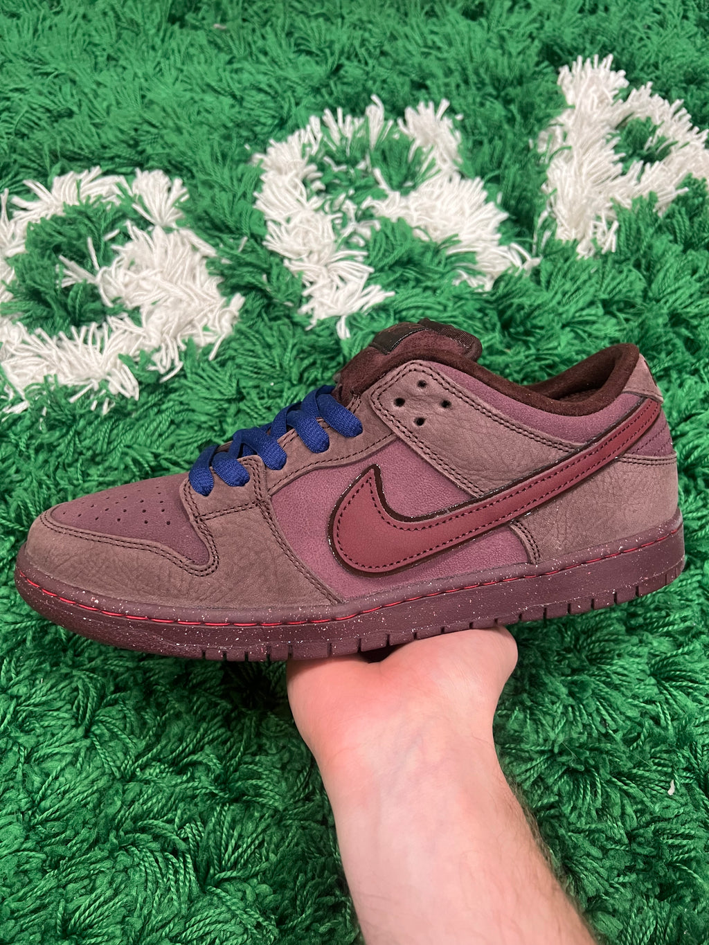 Nike SB Dunk Low City of Love Burgundy Crush (Preowned 11M)