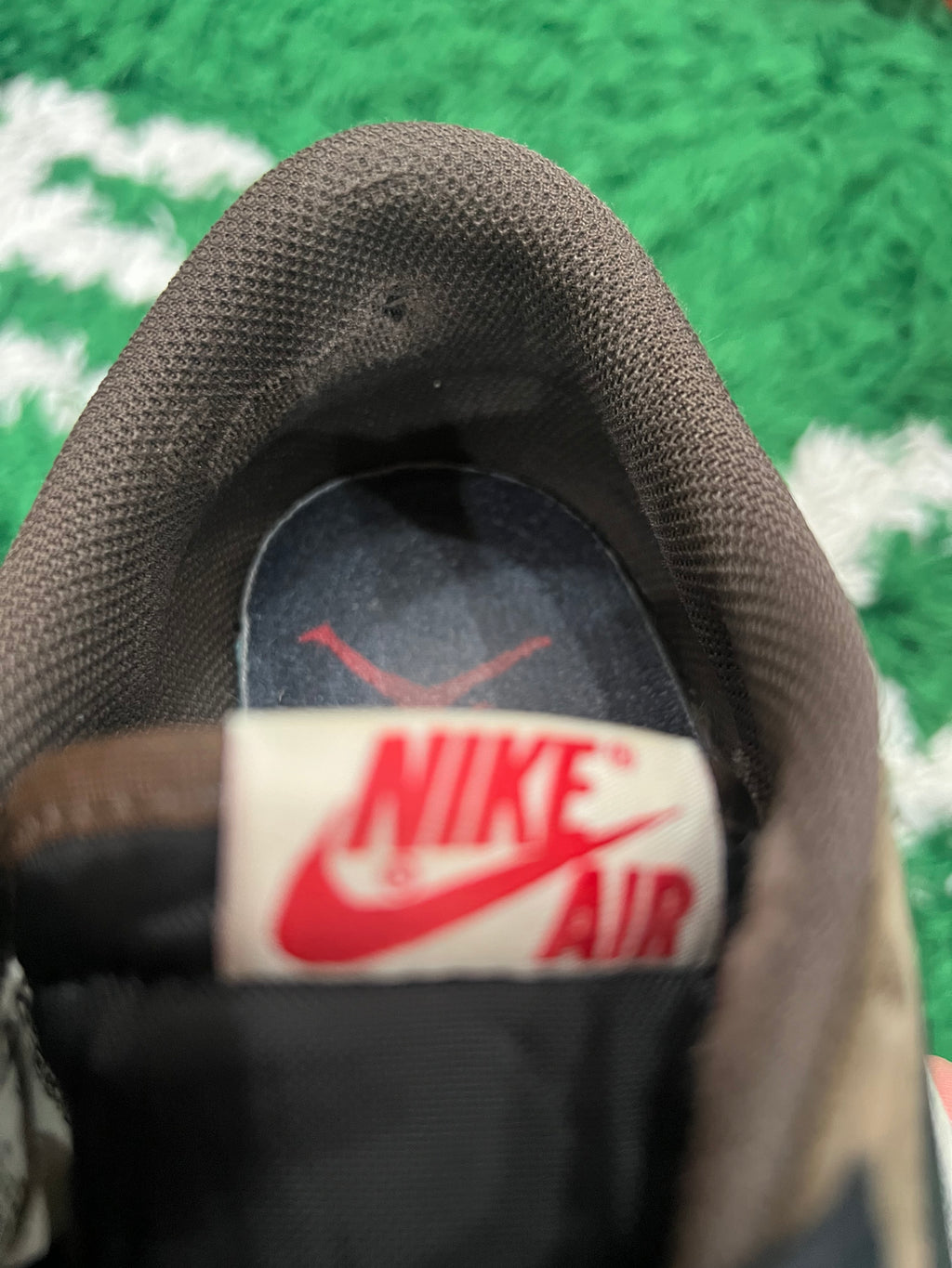 Jordan 1 Low Travis Scott Mocha (Pre-Owned Size 9.5M)