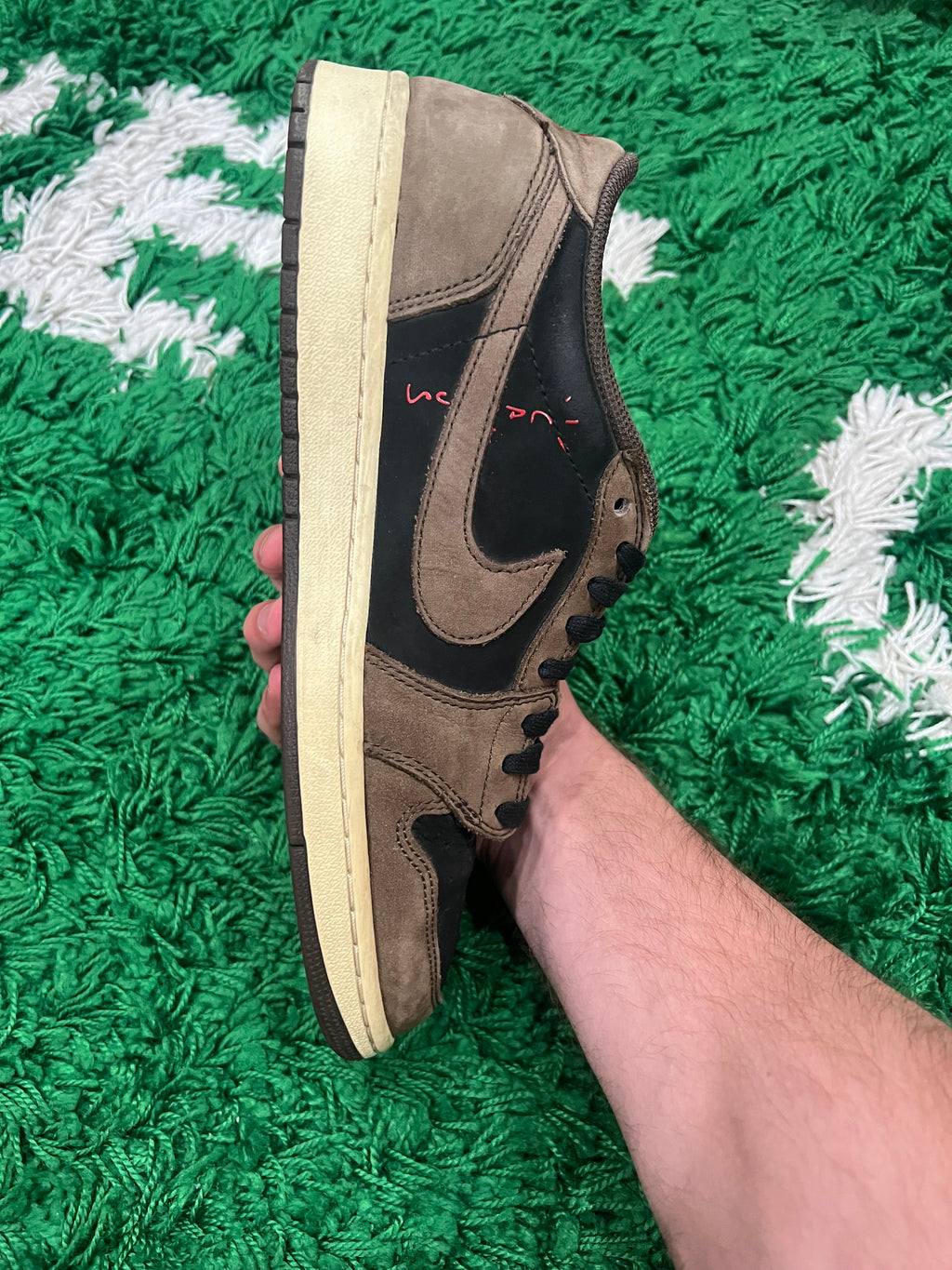 Jordan 1 Low Travis Scott Mocha (Pre-Owned Size 9.5M)