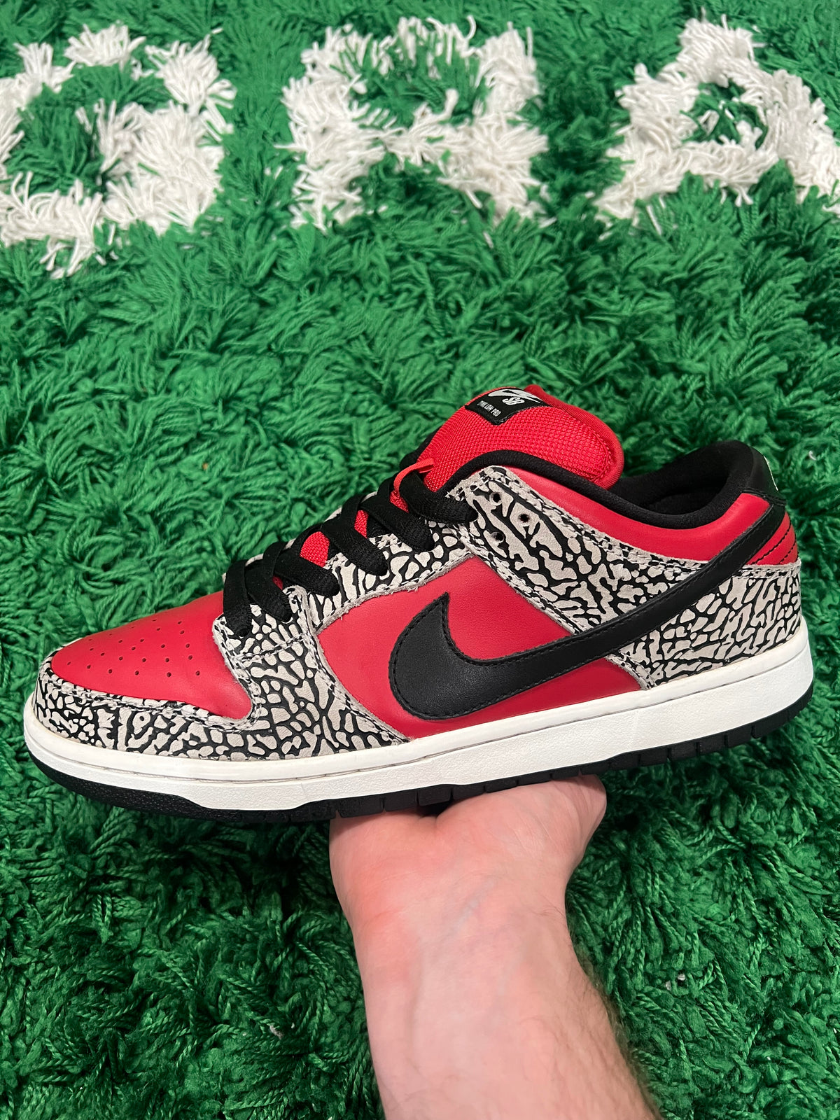 Nike SB Dunk Low Supreme Red Cement (2012) (Preowned 10M)