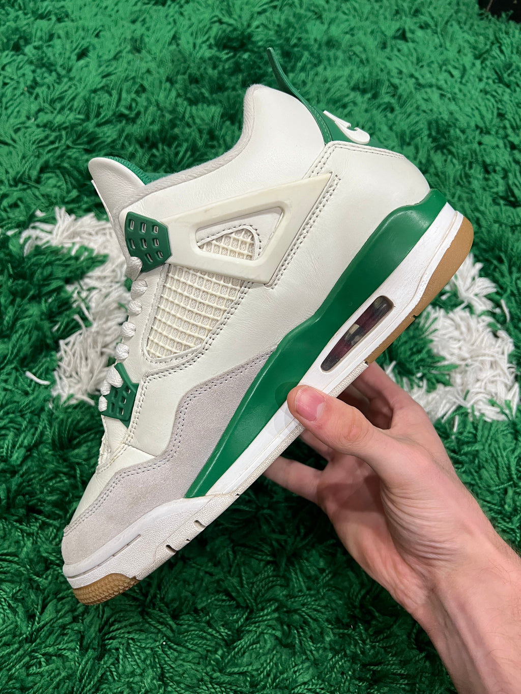 Jordan 4 SB Pine Green (Preowned 8.5M)