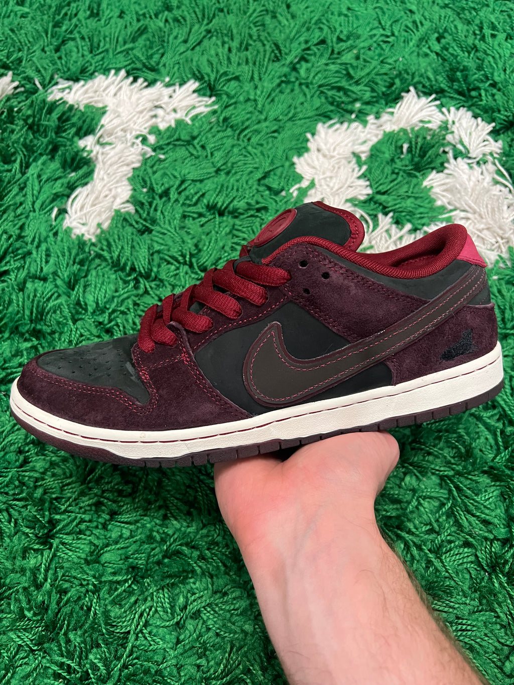 Nike SB Dunk Low Riot Skateshop (Preowned 8.5M)