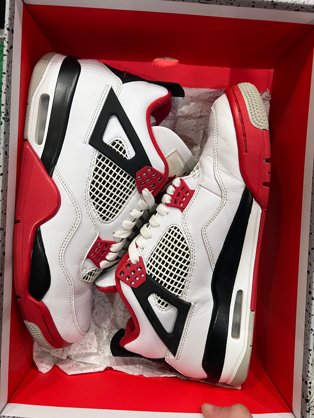 Jordan 4 Fire Red (2020) (Preowned 9.5M)
