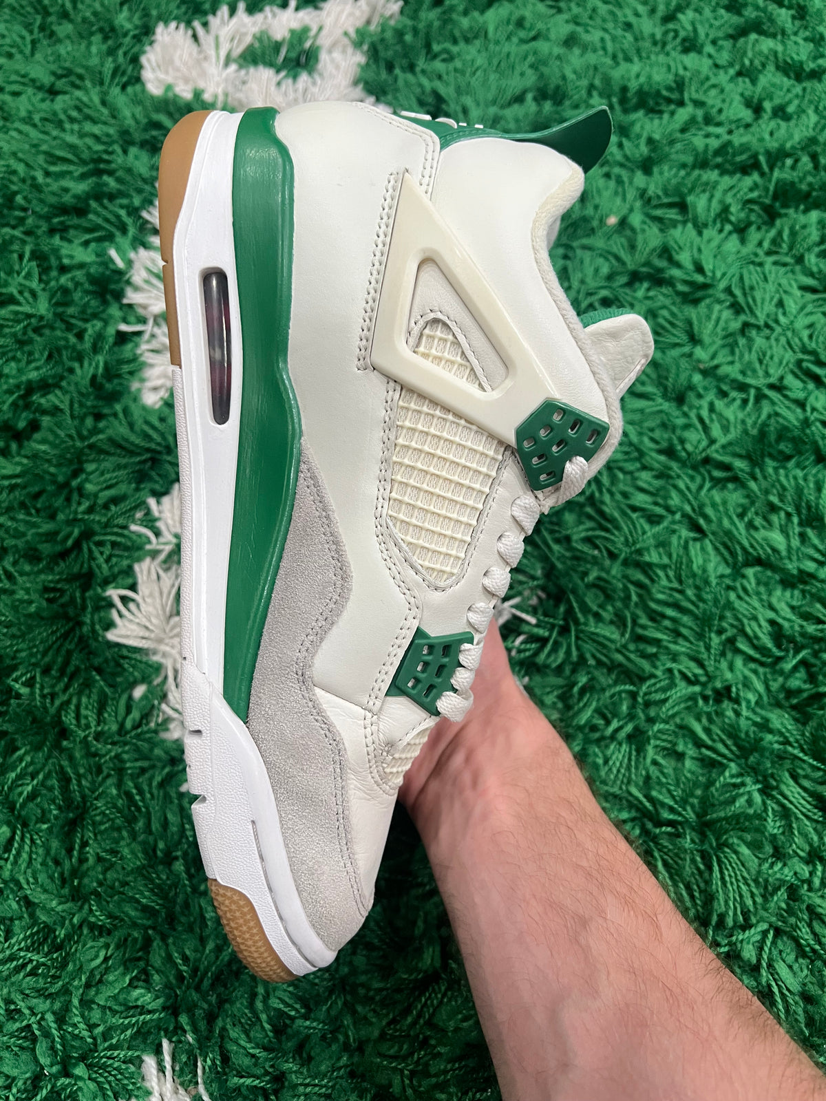 Jordan 4 SB Pine Green (Preowned 8.5M)