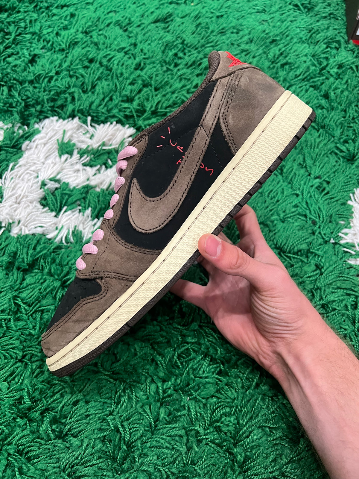 Jordan 1 Low Travis Scott Mocha (Pre-Owned Size 9.5M)