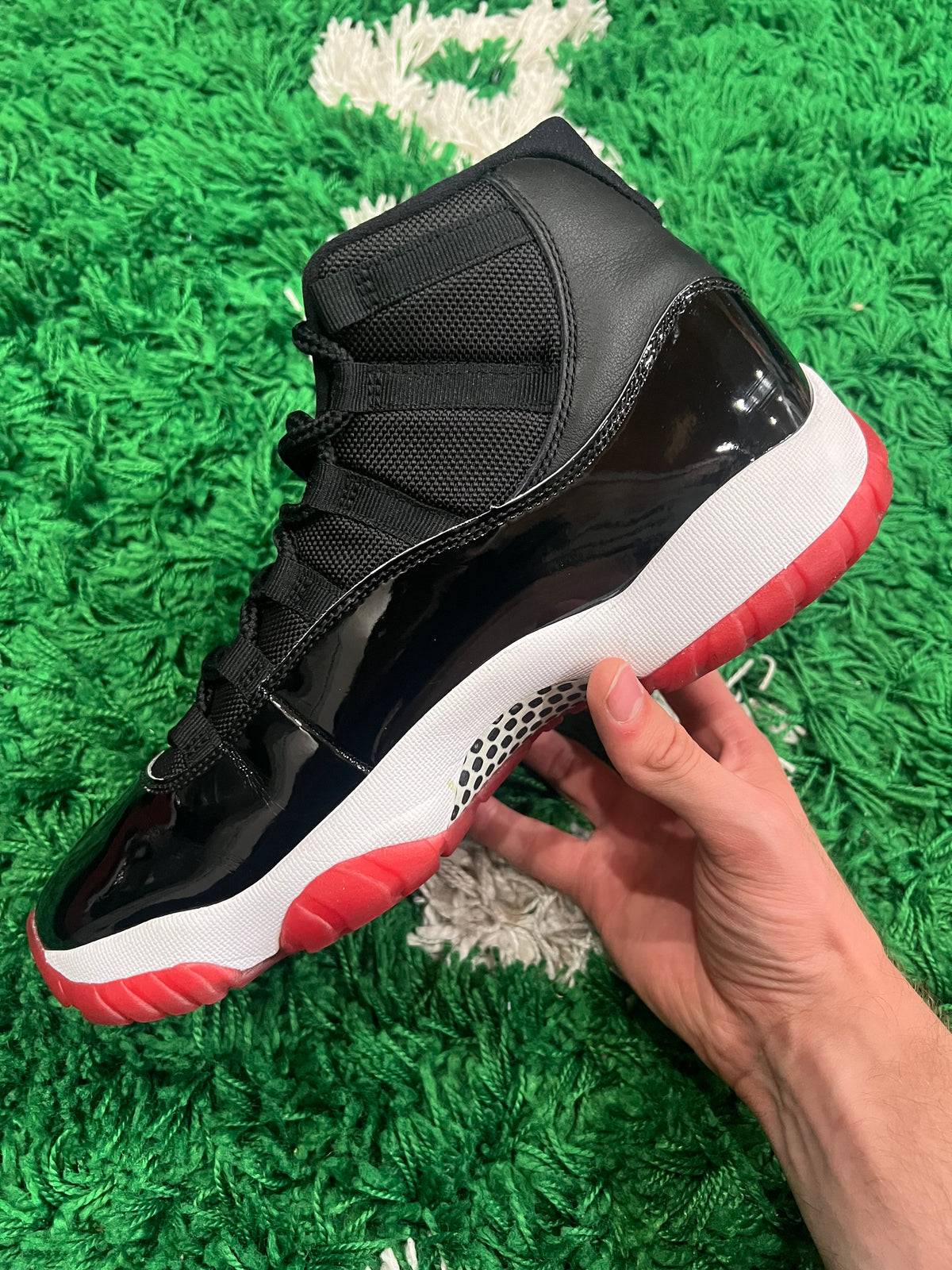 Jordan 11 Playoffs Bred (2019) (Preowned 9.5M)