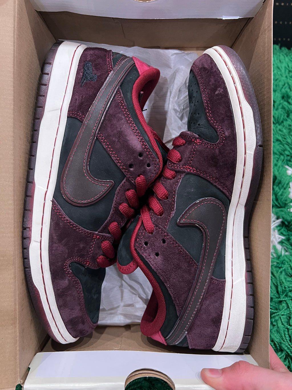 Nike SB Dunk Low Riot Skateshop (Preowned 8.5M)