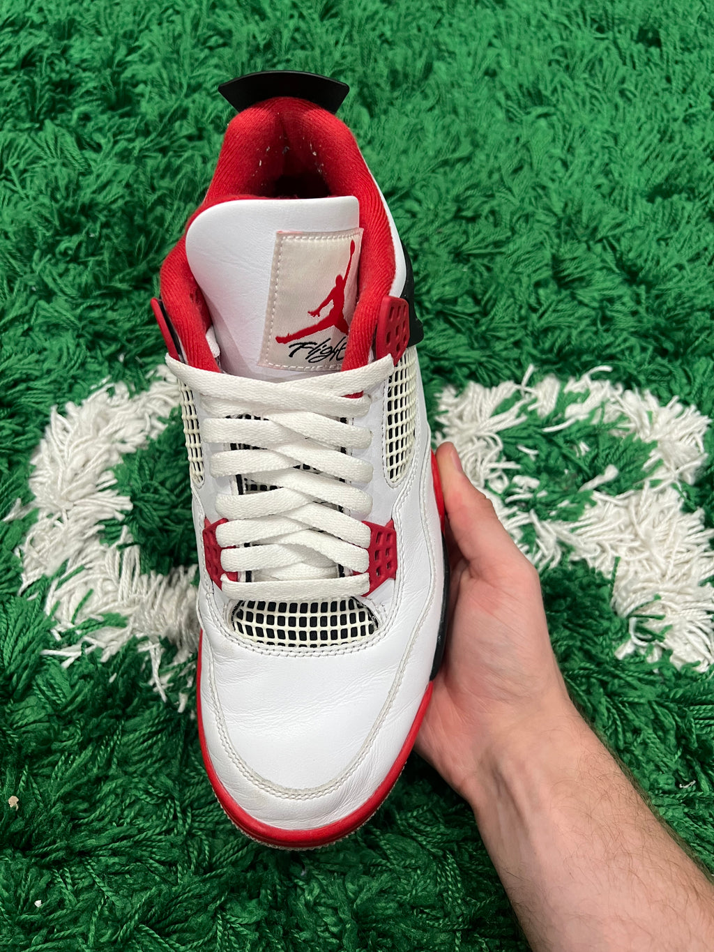 Jordan 4 Fire Red (2020) (Preowned 9.5M)
