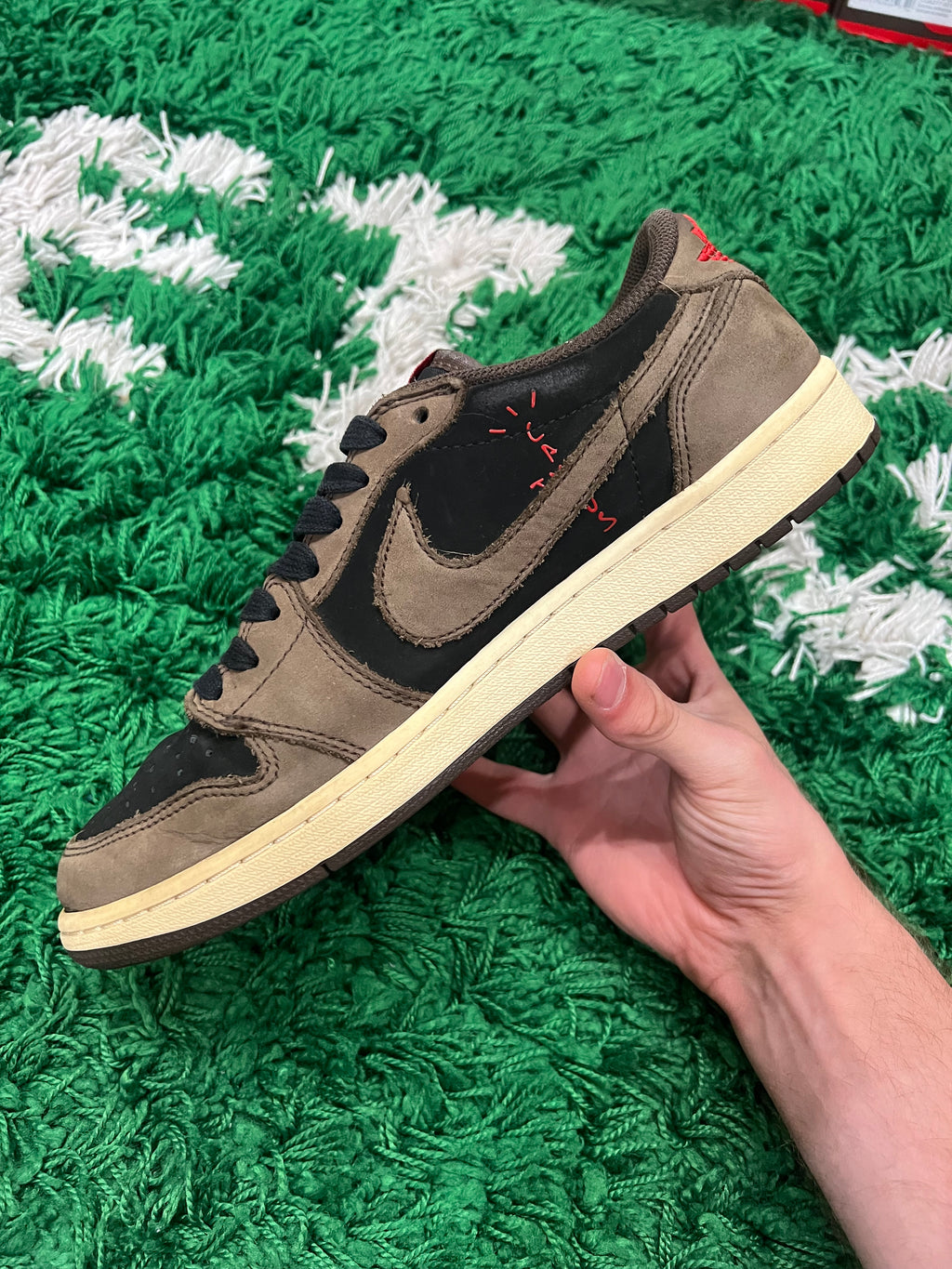 Jordan 1 Low Travis Scott Mocha (Pre-Owned Size 9.5M)