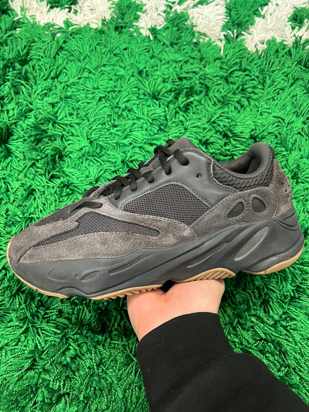 Adidas Yeezy 700 Utility Black (Preowned 9M)