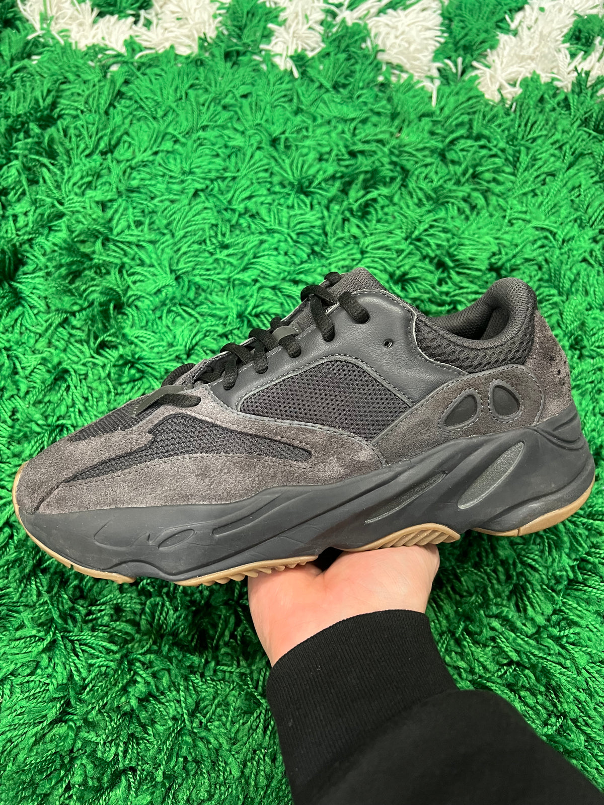 Adidas Yeezy 700 Utility Black (Preowned 9M)