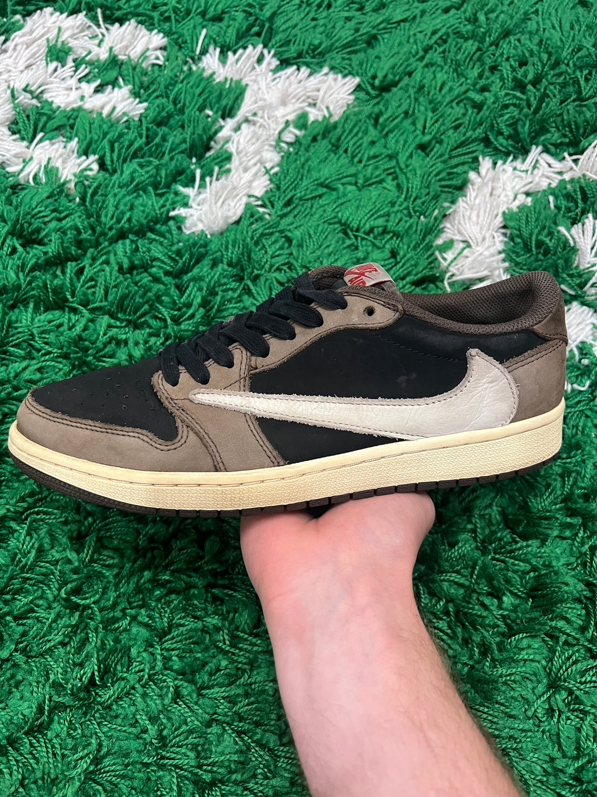 Jordan 1 Low Travis Scott Mocha (Pre-Owned Size 9.5M)